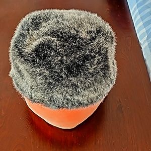 Banana  republic  faux fur  hat.  Silver  Grey  silver  tipped  Russian  style
